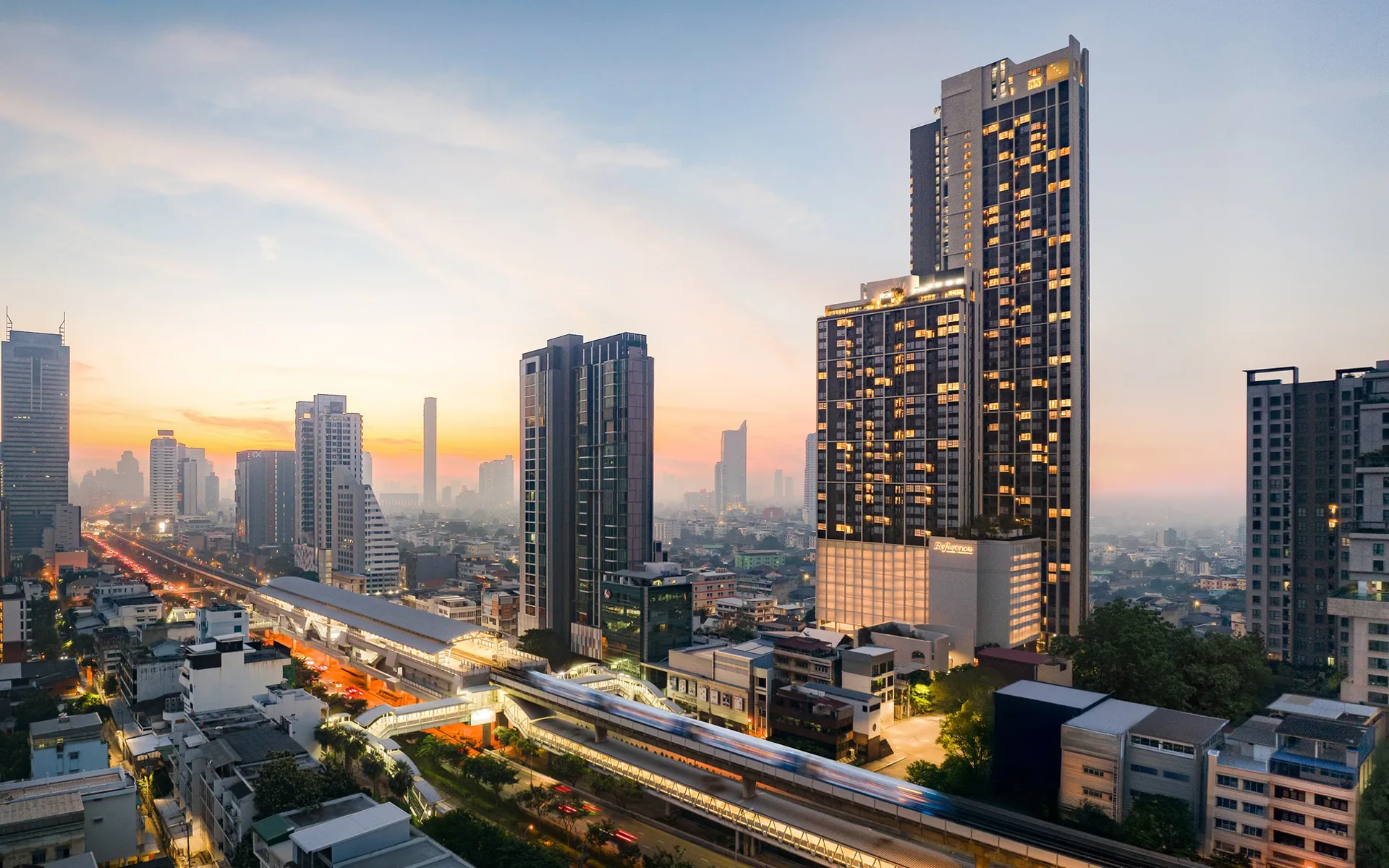 Reference Sathorn - Wongwianyai — photo 1
